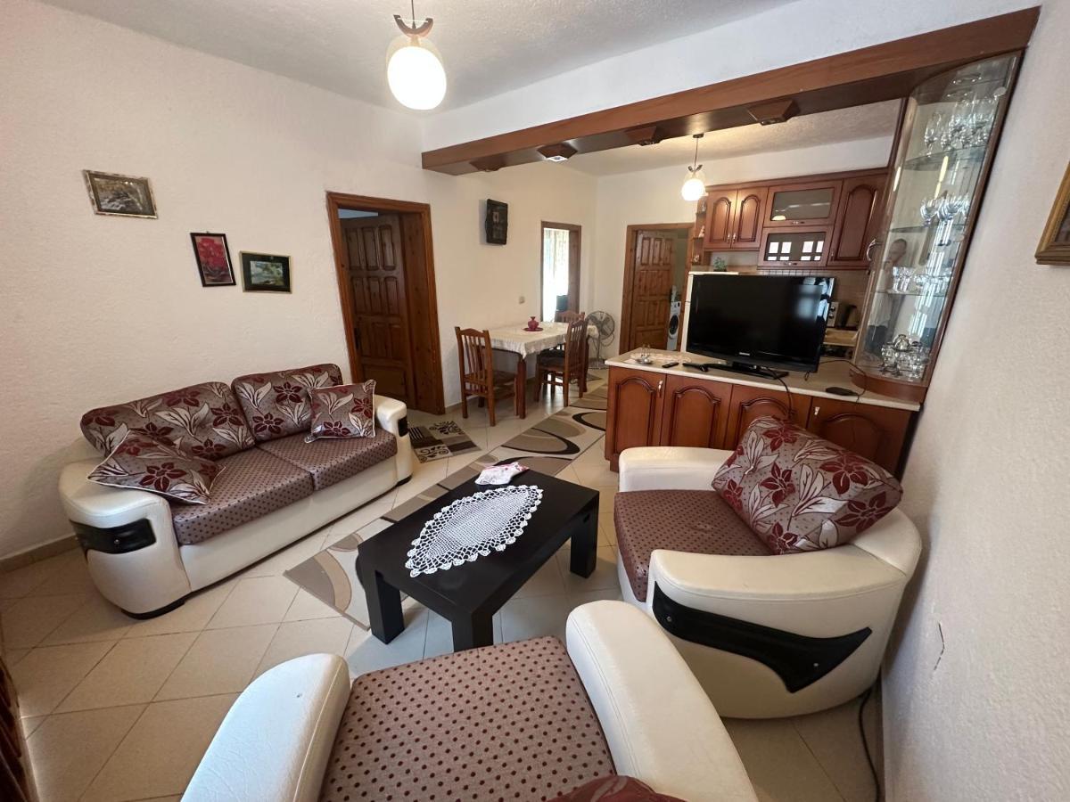 Guri Guest House Pogradec Eksteriør bilde